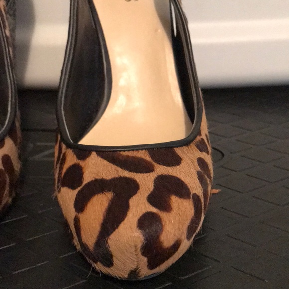 Clasic Guess wedge leopard print shoes - Picture 2 of 4
